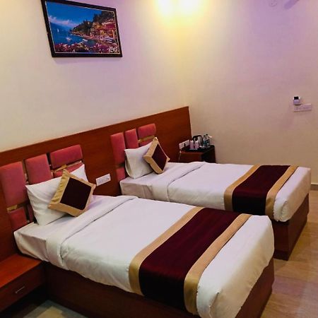 Kusum House Bed & Breakfast Greater Noida Bagian luar foto