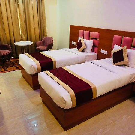 Kusum House Bed & Breakfast Greater Noida Bagian luar foto