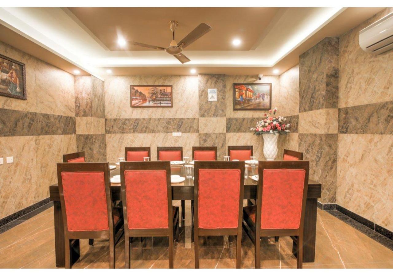 Kusum House Bed & Breakfast Greater Noida Bagian luar foto