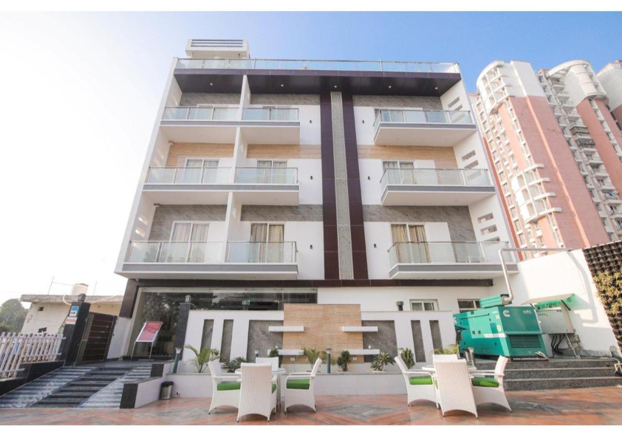 Kusum House Bed & Breakfast Greater Noida Bagian luar foto