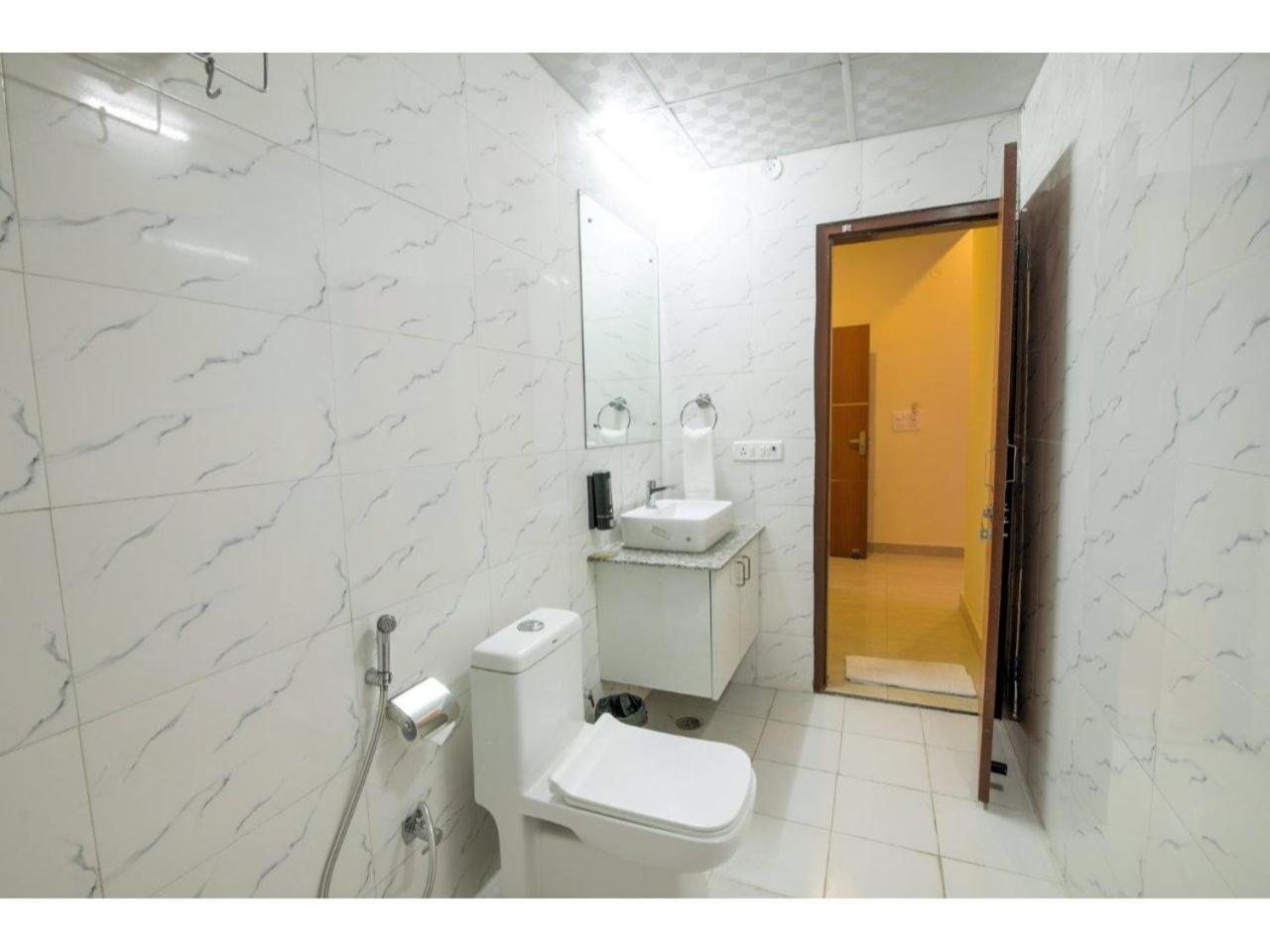 Kusum House Bed & Breakfast Greater Noida Bagian luar foto