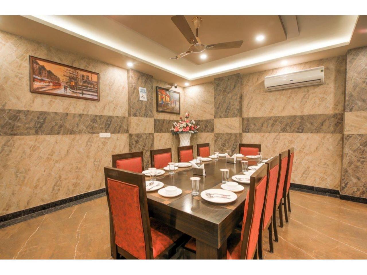 Kusum House Bed & Breakfast Greater Noida Bagian luar foto