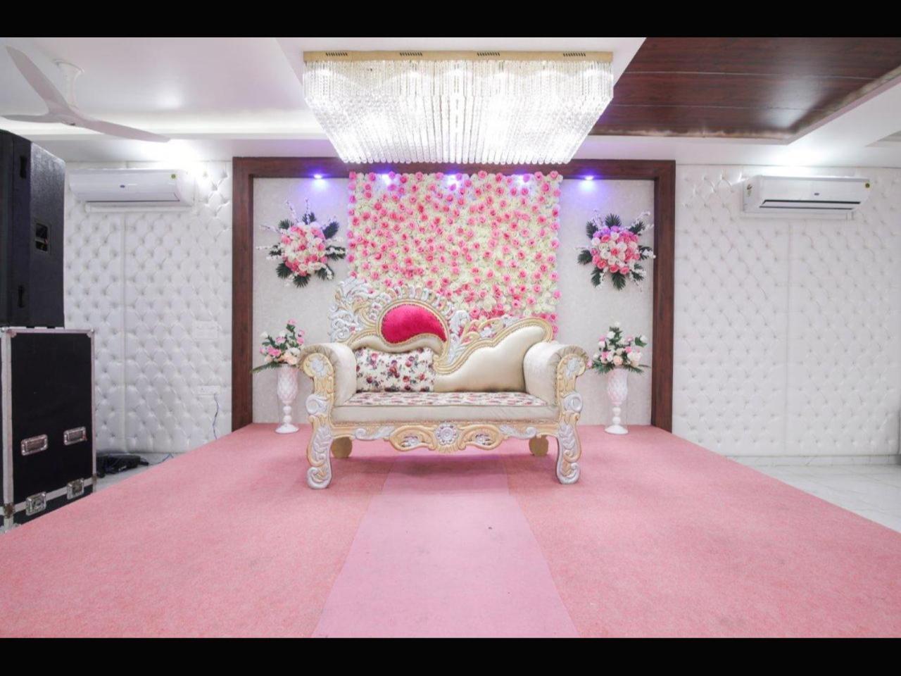 Kusum House Bed & Breakfast Greater Noida Bagian luar foto