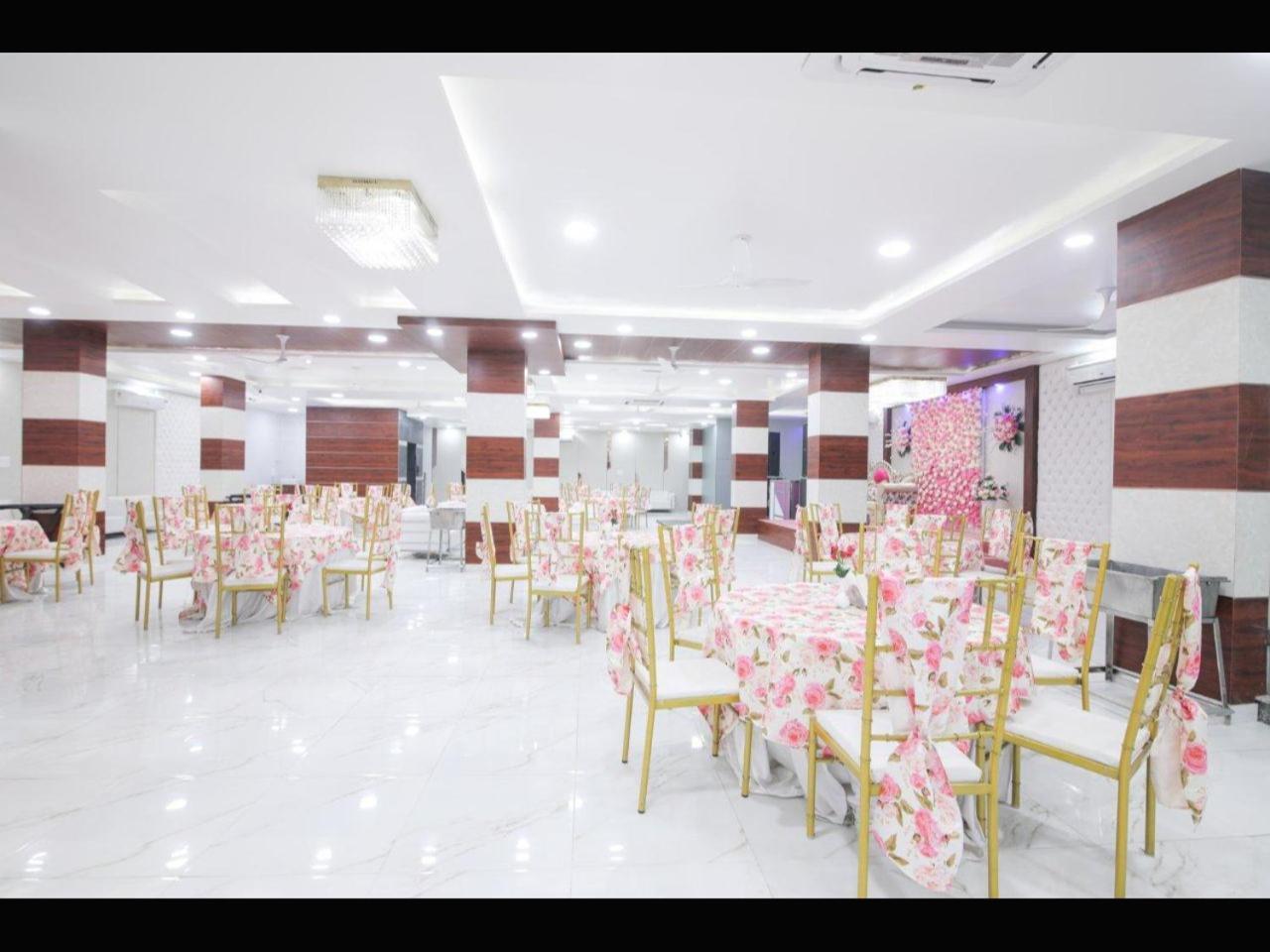 Kusum House Bed & Breakfast Greater Noida Bagian luar foto